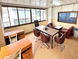 さらに大きなお勉強部屋では学習に取り組んだり、保護者様とのご相談など、多目的にお使い頂けます。